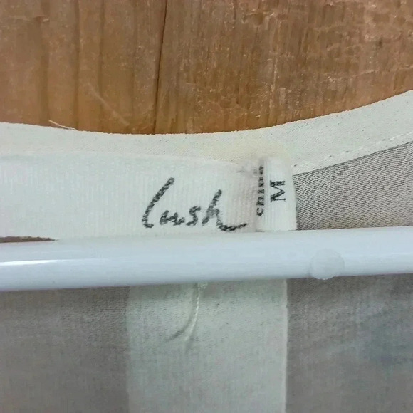 Cream colored lush cardigan with lacework sleeves and button up back like new - Picture 5 of 8